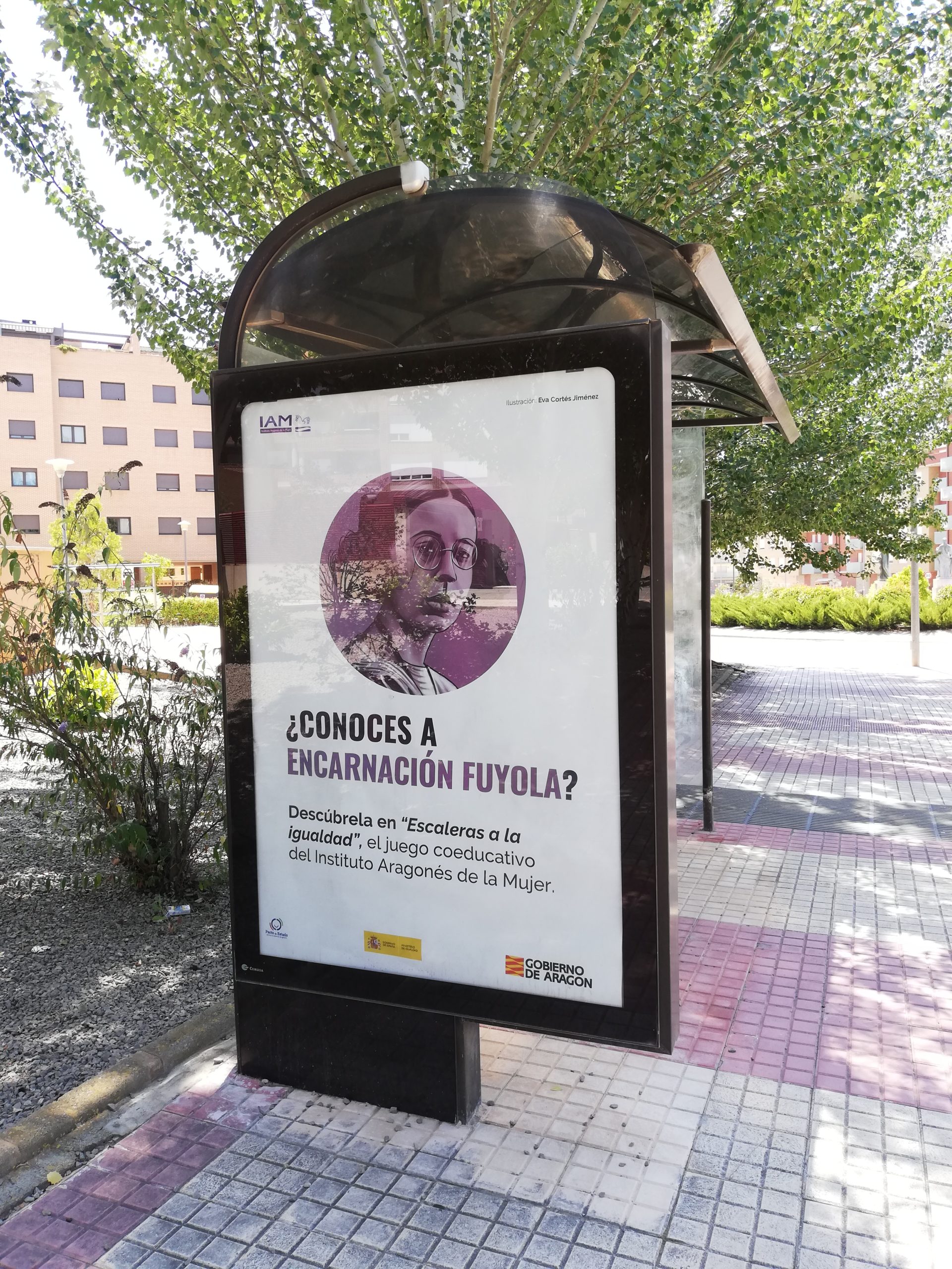 Mupi en Teruel de la campaña "Escaleras a la Igualdad" interpelando: ¿Conoces a Encarnación Fuyola?